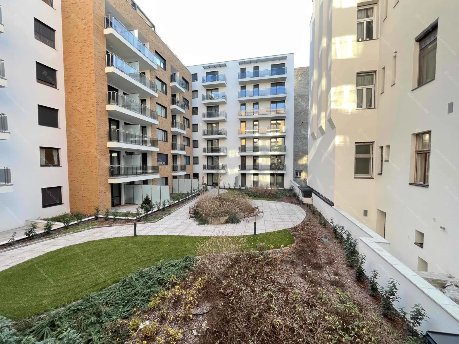 Kiadó albérlet 210000 Ft/hó áron: Budapest, VIII. kerület  Víg utca. Mérete: 32 nm, 1 szobás | Alberlet.hu - 6659575