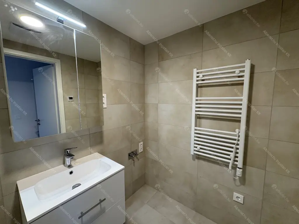 Kiadó albérlet 350000 Ft/hó áron: Budapest, X. kerület  Gyógyszergyári utca. Mérete: 65 nm, 1 szobás | Alberlet.hu - 6814308