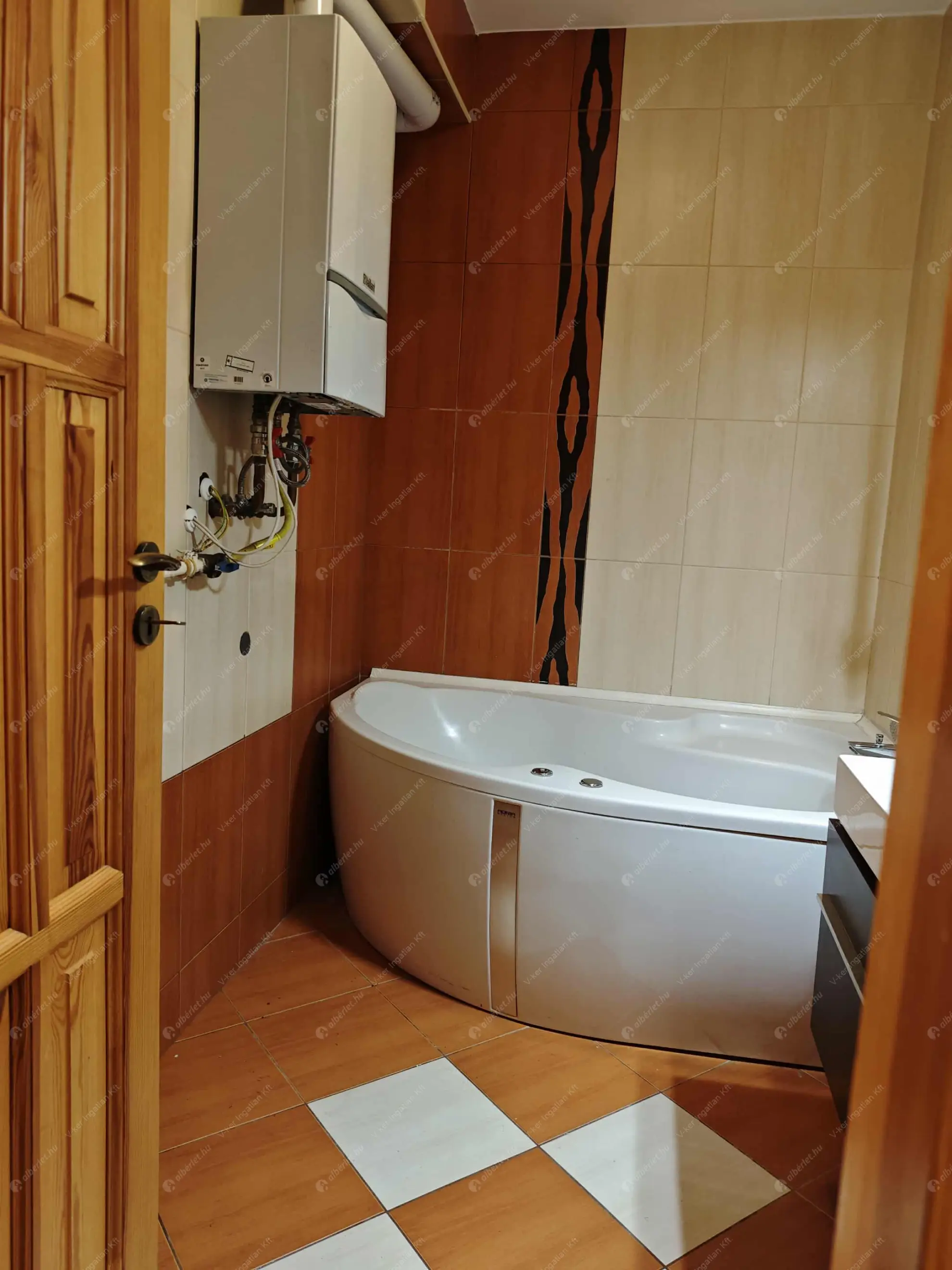 Kiadó albérlet 220000 Ft/hó áron: Budapest, X. kerület  Lámpagyár utca. Mérete: 65 nm, 3 szobás | Alberlet.hu - 6586419