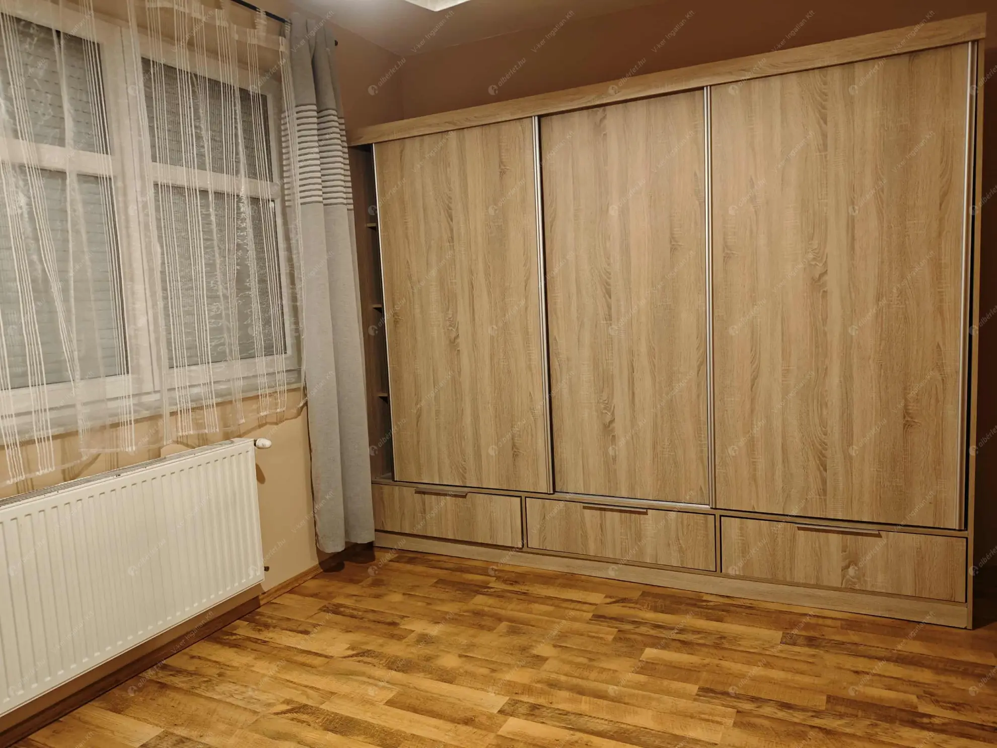 Kiadó albérlet 220000 Ft/hó áron: Budapest, X. kerület  Lámpagyár utca. Mérete: 65 nm, 3 szobás | Alberlet.hu - 6586423