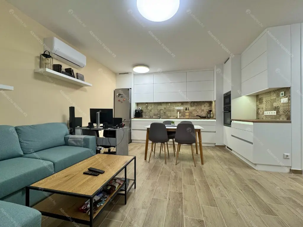 Kiadó albérlet 282000 Ft/hó áron: Budapest, X. kerület  Örs vezér tere. Mérete: 45 nm, 2 szobás | Alberlet.hu - 6659936