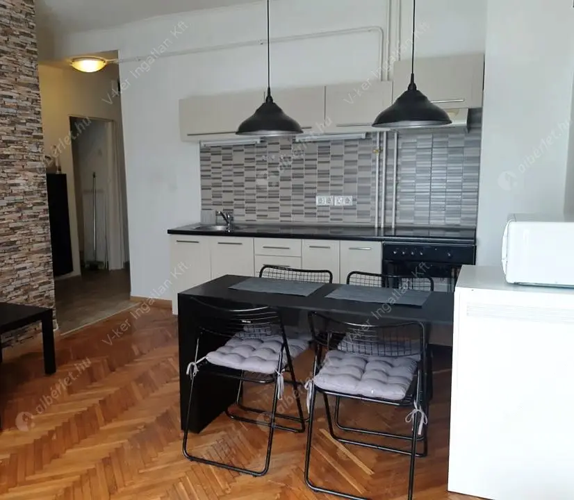 Kiadó albérlet 175000 Ft/hó áron: Budapest, X. kerület  Üllői út. Mérete: 27 nm, 1 szobás | Alberlet.hu - 6571926