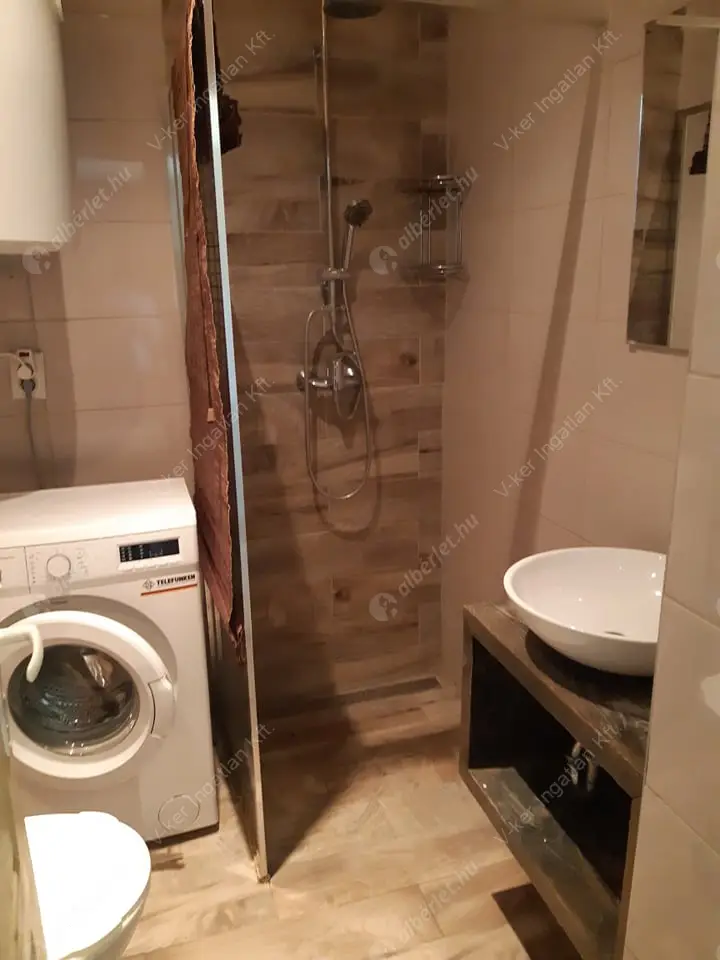 Kiadó albérlet 175000 Ft/hó áron: Budapest, X. kerület  Üllői út. Mérete: 27 nm, 1 szobás | Alberlet.hu - 6571927