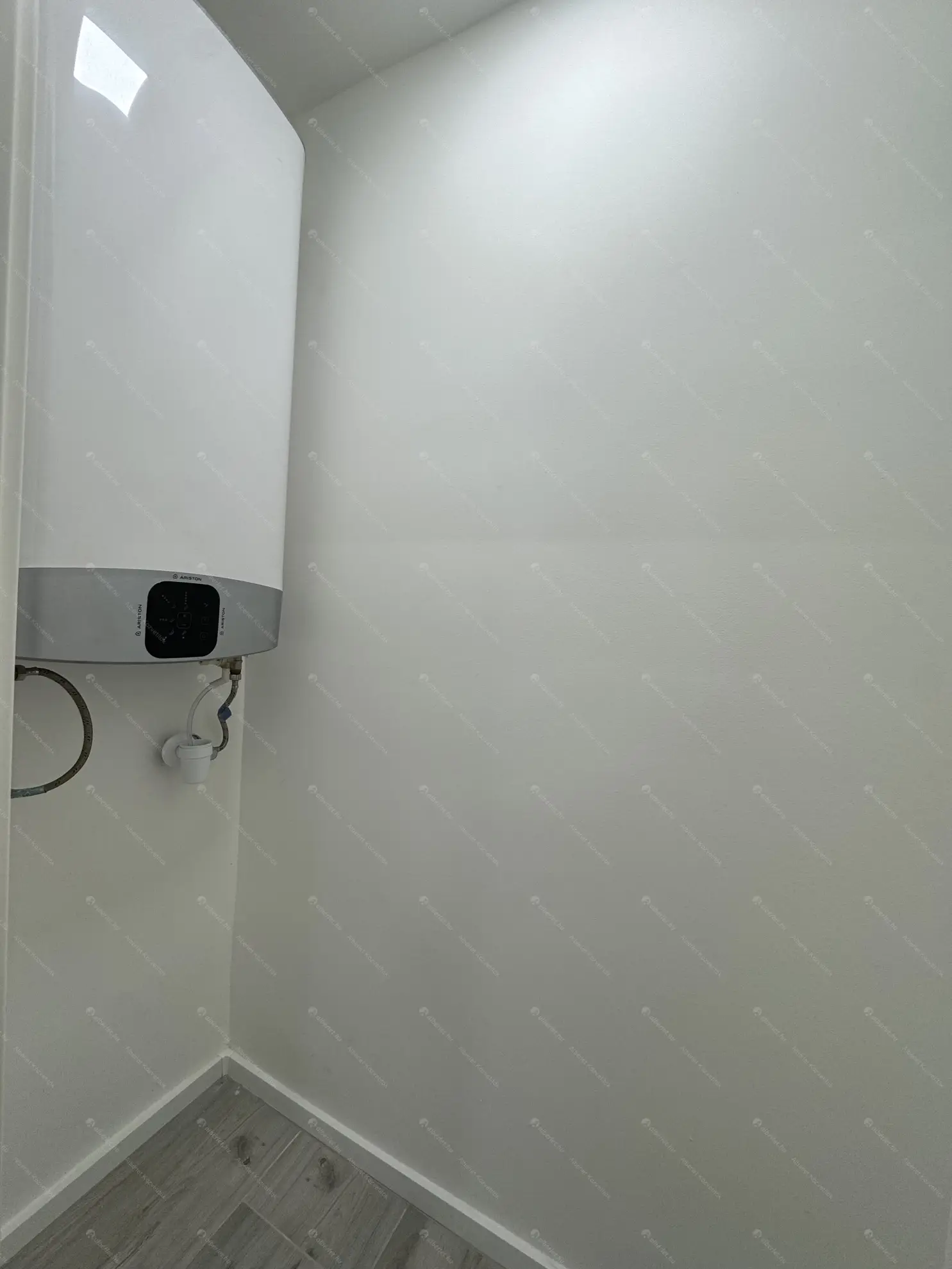 Kiadó albérlet 240000 Ft/hó áron: Budapest, X. kerület  Üllői út. Mérete: 42 nm, 1 szobás | Alberlet.hu - 6589637