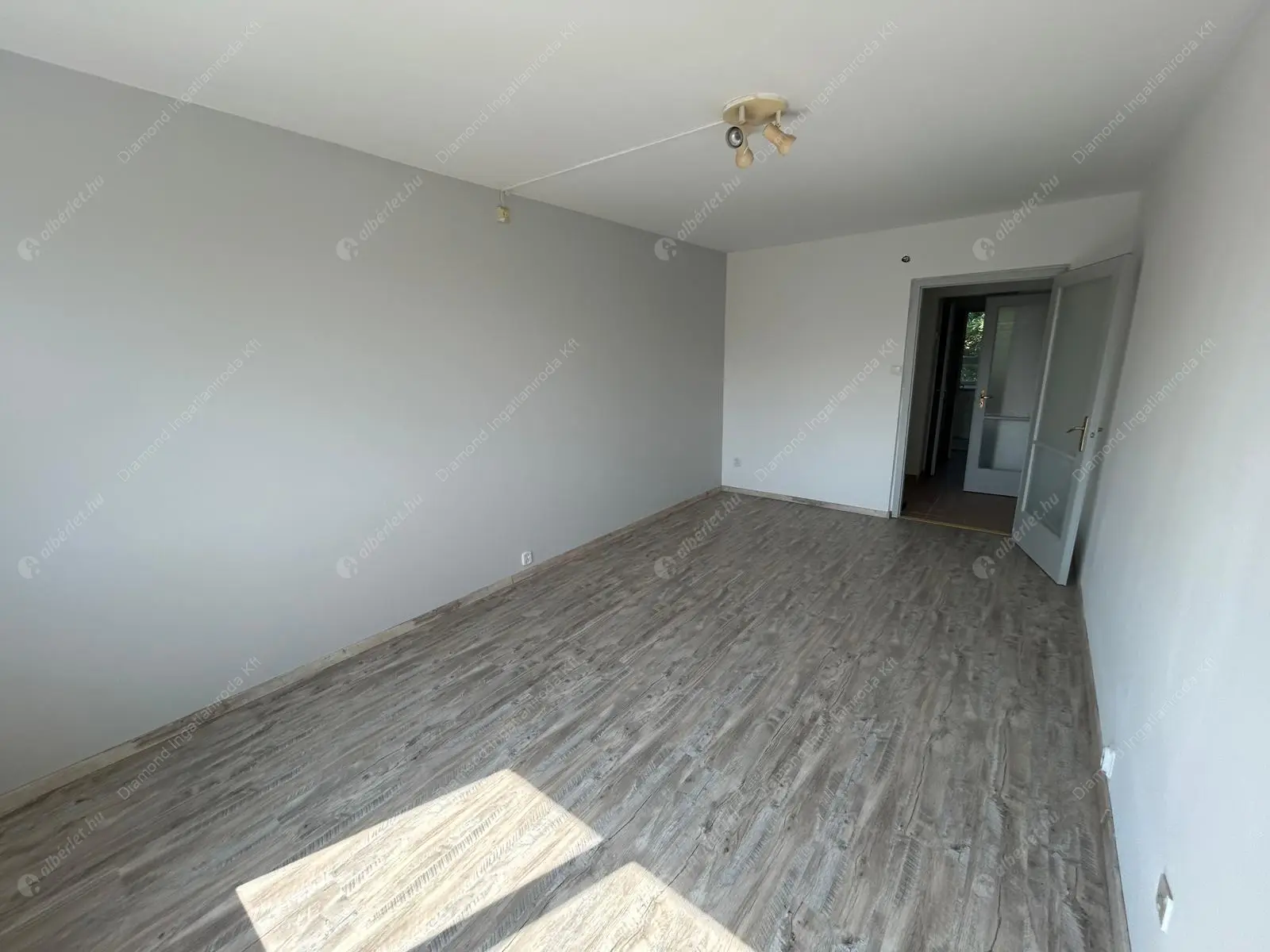 Kiadó albérlet 275000 Ft/hó áron: Budapest, XI. kerület  Allende park. Mérete: 65 nm, 3 szobás | Alberlet.hu - 6552700