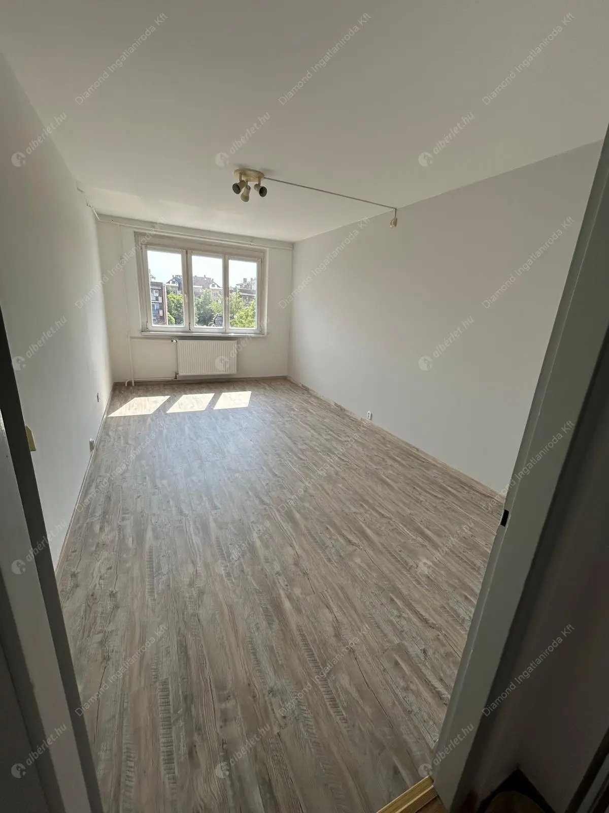 Kiadó albérlet 275000 Ft/hó áron: Budapest, XI. kerület  Allende park. Mérete: 65 nm, 3 szobás | Alberlet.hu - 6552701