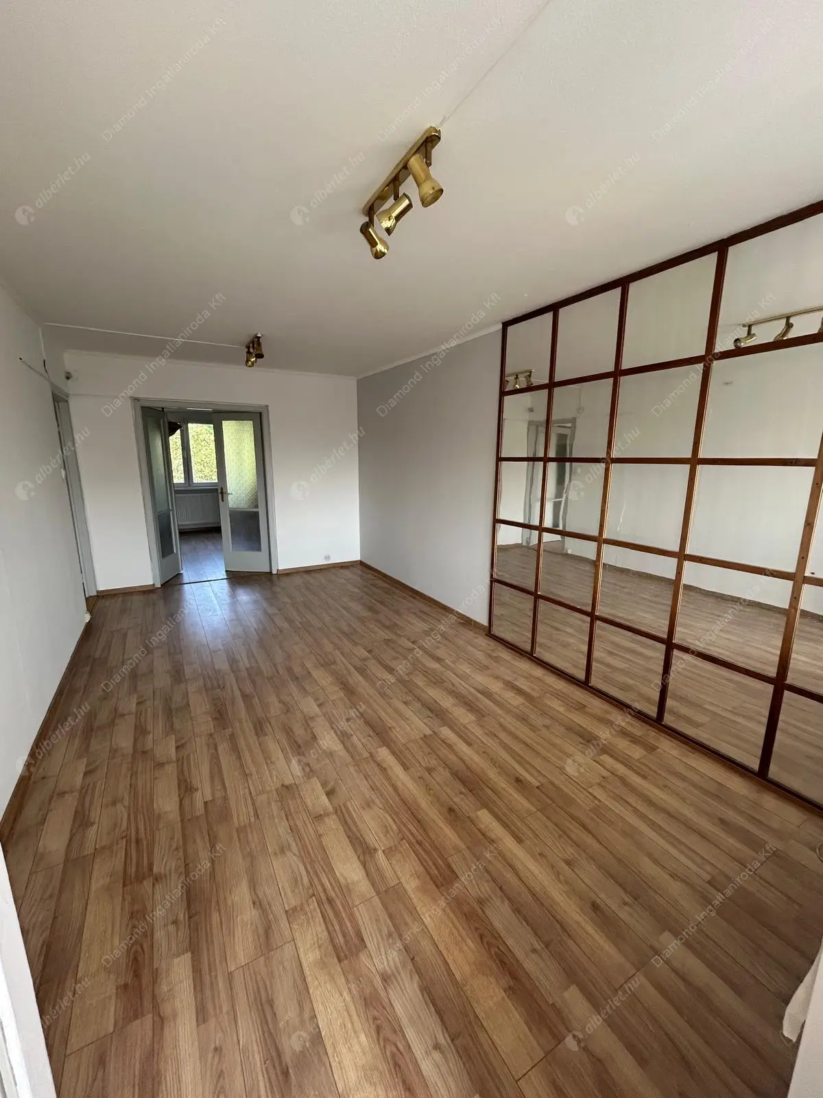 Kiadó albérlet 275000 Ft/hó áron: Budapest, XI. kerület  Allende park. Mérete: 65 nm, 3 szobás | Alberlet.hu - 6552702