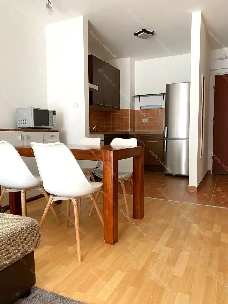 Kiadó albérlet 320000 Ft/hó áron: Budapest, XI. kerület  Bartók Béla út. Mérete: 65 nm, 3 szobás | Alberlet.hu - 6649615