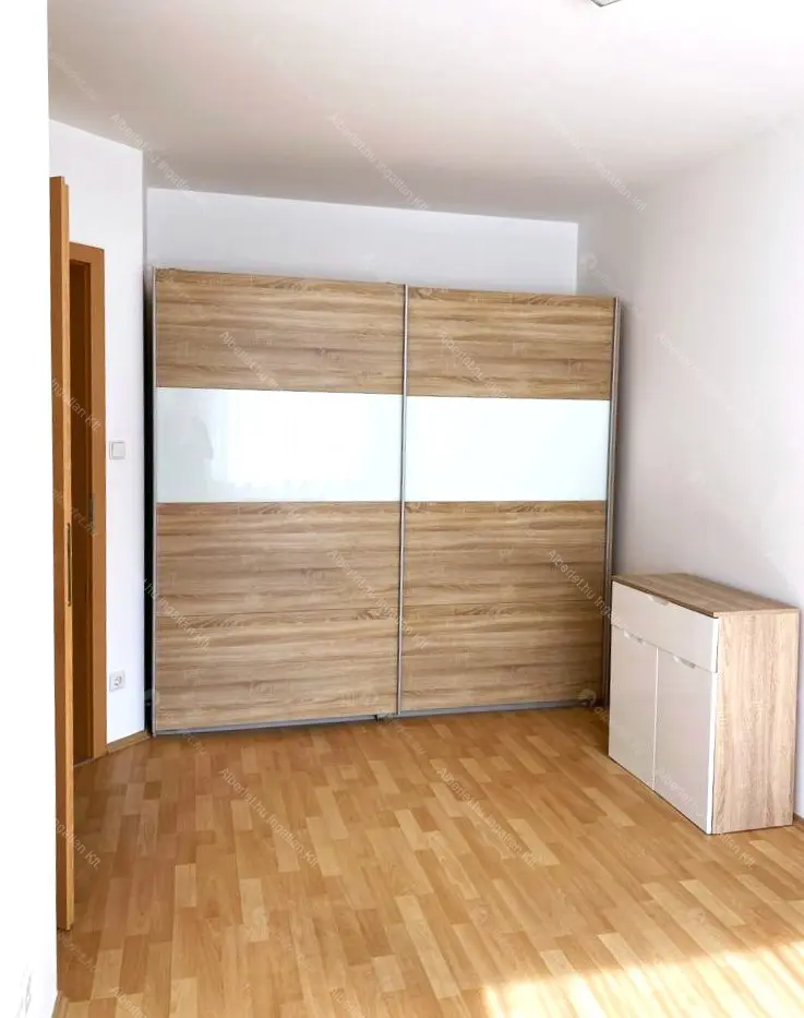 Kiadó albérlet 320000 Ft/hó áron: Budapest, XI. kerület  Bartók Béla út. Mérete: 65 nm, 3 szobás | Alberlet.hu - 6649617