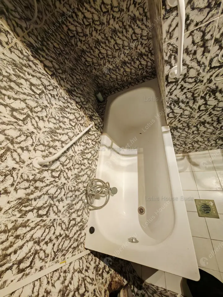 Kiadó albérlet 280000 Ft/hó áron: Budapest, XI. kerület  Bartók Béla út. Mérete: 84 nm, 3 szobás | Alberlet.hu - 6555801