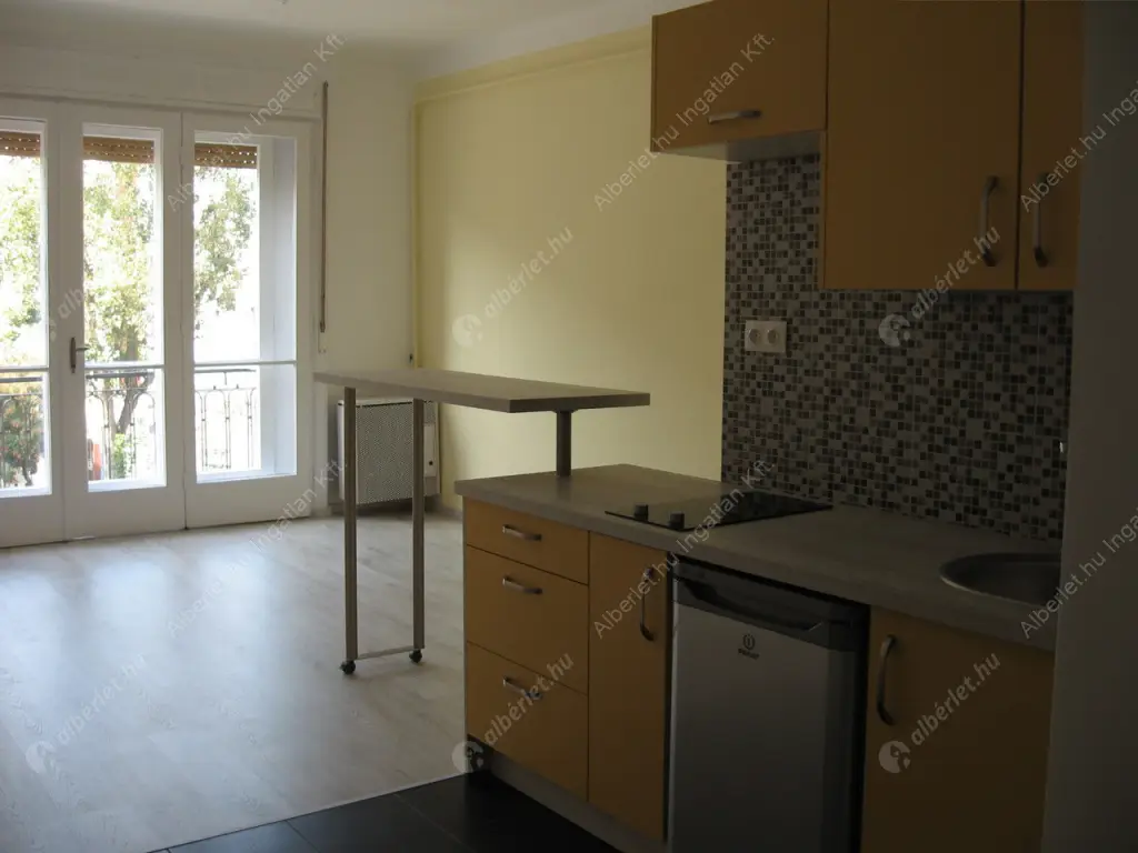 Kiadó albérlet 200000 Ft/hó áron: Budapest, XI. kerület  Bercsényi utca. Mérete: 33 nm, 1 szobás | Alberlet.hu - 6605378