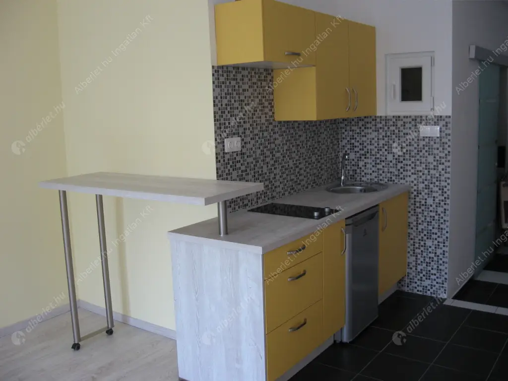 Kiadó albérlet 200000 Ft/hó áron: Budapest, XI. kerület  Bercsényi utca. Mérete: 33 nm, 1 szobás | Alberlet.hu - 6605379