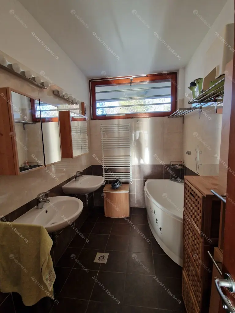 Kiadó albérlet 790000 Ft/hó áron: Budapest, XI. kerület  Beregszász út. Mérete: 124 nm, 3 szobás | Alberlet.hu - 6653425