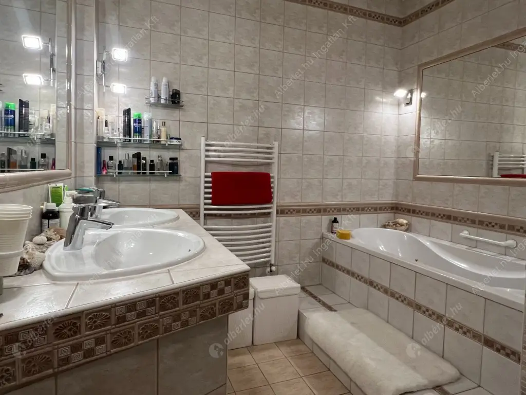 Kiadó albérlet 490000 Ft/hó áron: Budapest, XI. kerület  Bicskei utca. Mérete: 109 nm, 3 szobás | Alberlet.hu - 6516327