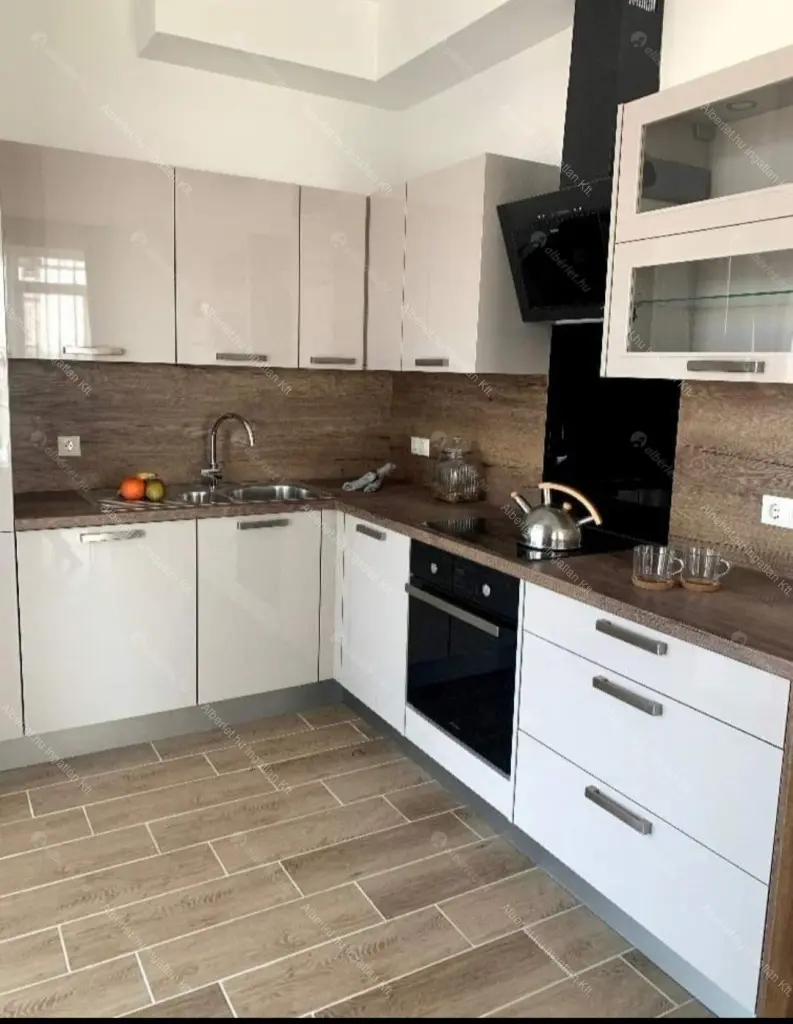 Kiadó albérlet 600000 Ft/hó áron: Budapest, XI. kerület  Bíró László József körút. Mérete: 76 nm, 3 szobás | Alberlet.hu - 6704485