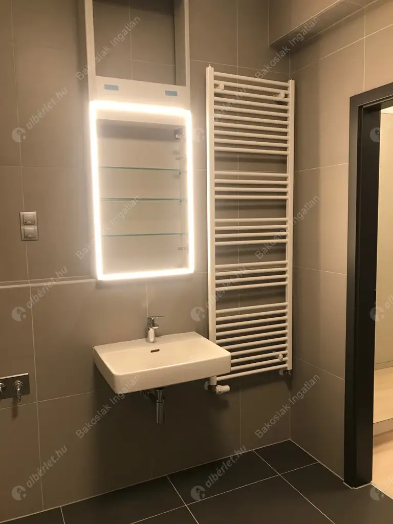 Kiadó albérlet 536000 Ft/hó áron: Budapest, XI. kerület  Bíró László József körút. Mérete: 80 nm, 3 szobás | Alberlet.hu - 5085390