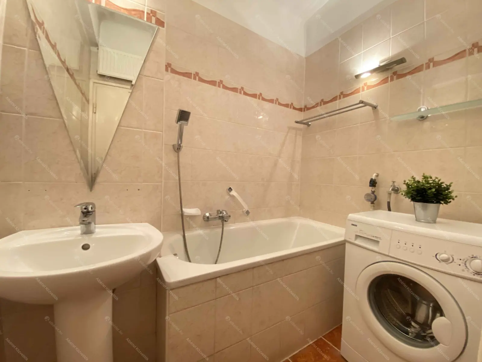 Kiadó albérlet 250000 Ft/hó áron: Budapest, XI. kerület  Bogdánfy utca. Mérete: 61 nm, 2 szobás | Alberlet.hu - 6698106