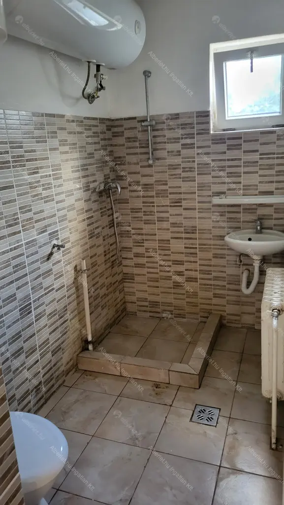 Kiadó albérlet 500000 Ft/hó áron: Budapest, XI. kerület  Budaörsi út. Mérete: 140 nm, 5 szobás | Alberlet.hu - 6675151