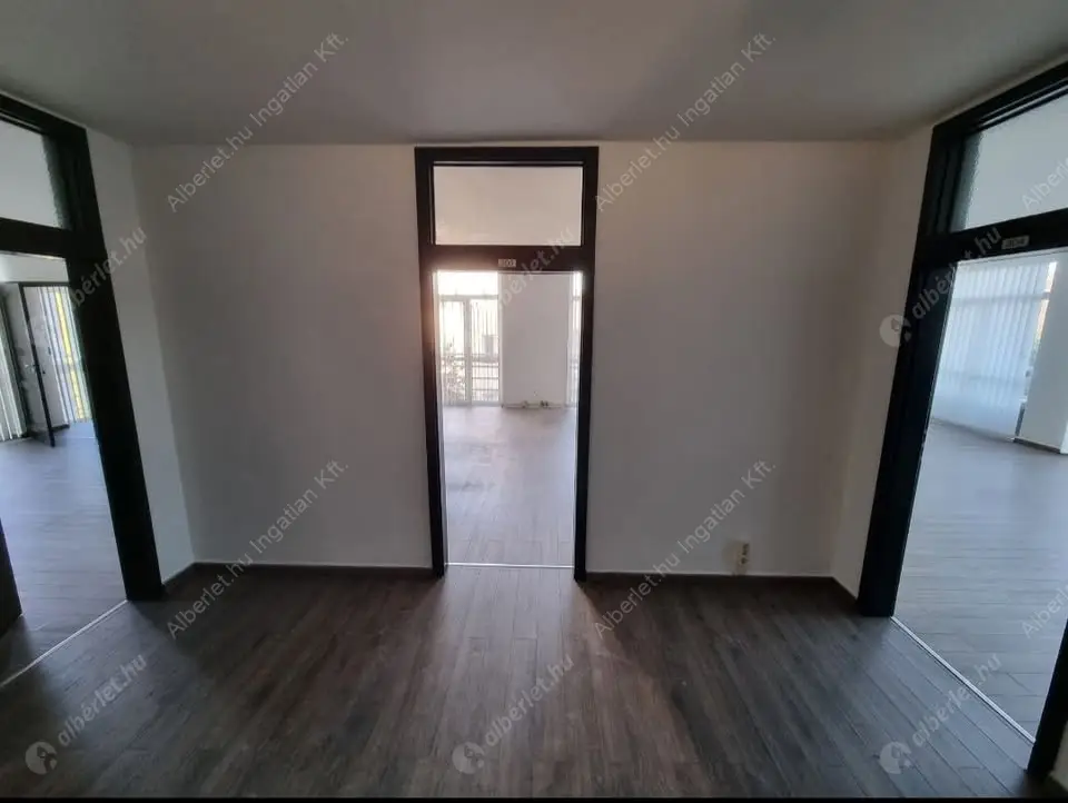 Kiadó albérlet 850000 Ft/hó áron: Budapest, XI. kerület  Budaörsi út. Mérete: 177 nm, 7 szobás | Alberlet.hu - 6638545