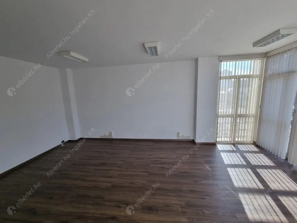 Kiadó albérlet 850000 Ft/hó áron: Budapest, XI. kerület  Budaörsi út. Mérete: 177 nm, 7 szobás | Alberlet.hu - 6638786