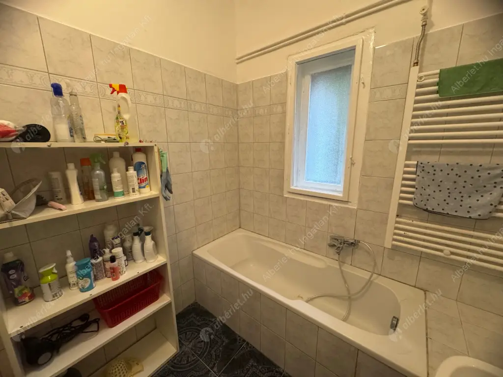 Kiadó albérlet 270000 Ft/hó áron: Budapest, XI. kerület  Budaörsi út. Mérete: 92 nm, 4 szobás | Alberlet.hu - 6598635