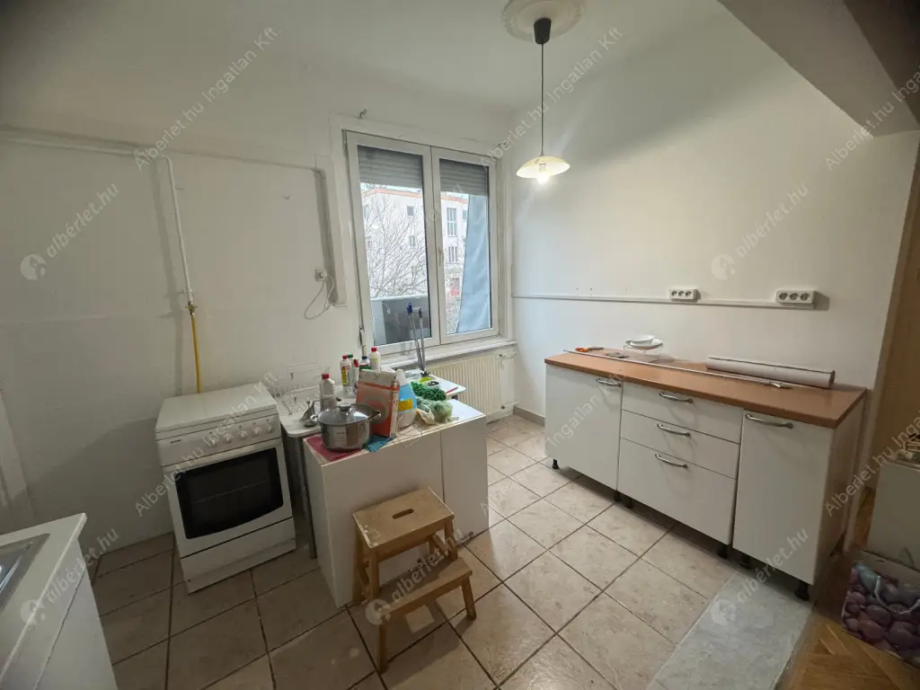Kiadó albérlet 270000 Ft/hó áron: Budapest, XI. kerület  Budaörsi út. Mérete: 92 nm, 4 szobás | Alberlet.hu - 6628909