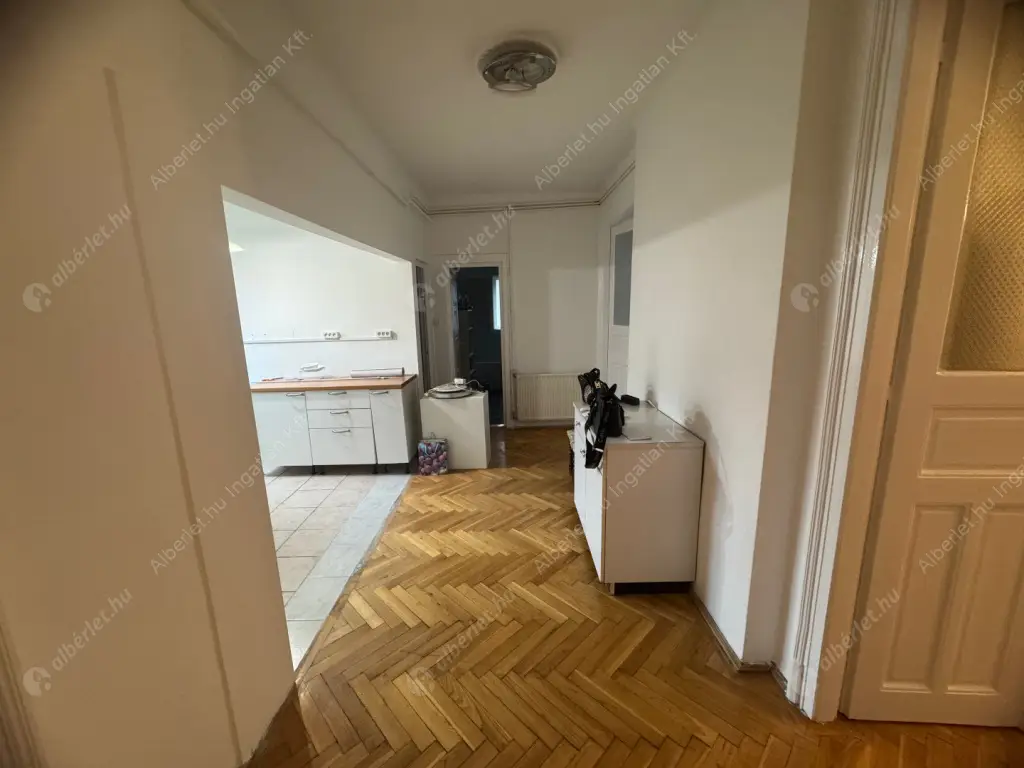 Kiadó albérlet 270000 Ft/hó áron: Budapest, XI. kerület  Budaörsi út. Mérete: 92 nm, 4 szobás | Alberlet.hu - 6628910