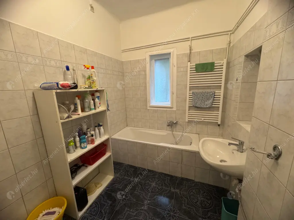 Kiadó albérlet 270000 Ft/hó áron: Budapest, XI. kerület  Budaörsi út. Mérete: 92 nm, 4 szobás | Alberlet.hu - 6628916