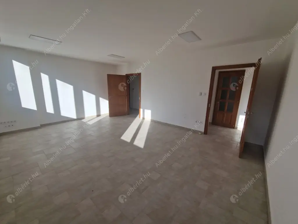 Kiadó albérlet 998000 Ft/hó áron: Budapest, XI. kerület  Csárda utca. Mérete: 162 nm, 4 szobás | Alberlet.hu - 6607023