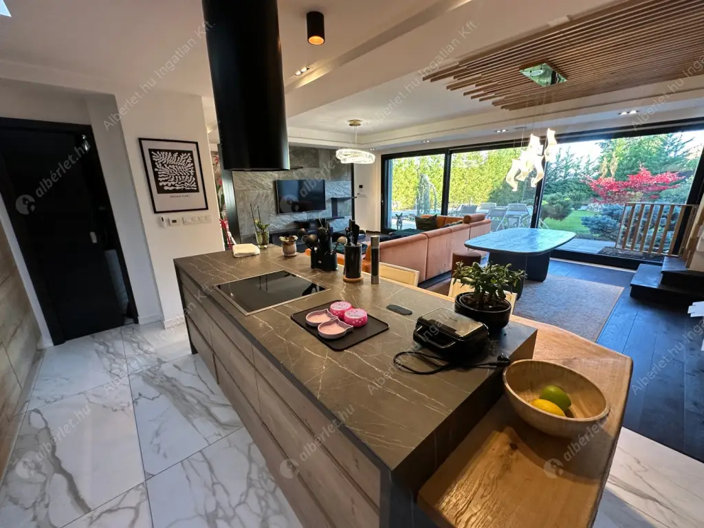 Kiadó albérlet 1950000 Ft/hó áron: Budapest, XI. kerület  Dayka Gábor utca. Mérete: 220 nm, 5 szobás | Alberlet.hu - 6576201