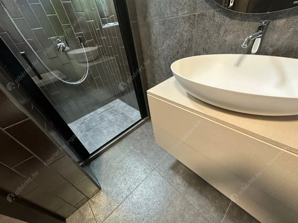 Kiadó albérlet 1950000 Ft/hó áron: Budapest, XI. kerület  Dayka Gábor utca. Mérete: 220 nm, 5 szobás | Alberlet.hu - 6576213