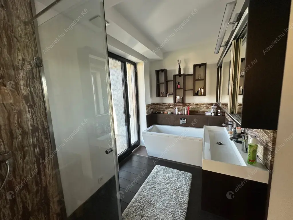 Kiadó albérlet 1950000 Ft/hó áron: Budapest, XI. kerület  Dayka Gábor utca. Mérete: 220 nm, 5 szobás | Alberlet.hu - 6618302