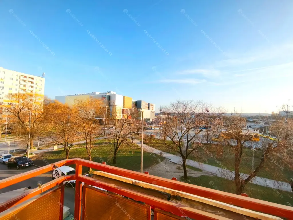 Kiadó albérlet 240000 Ft/hó áron: Budapest, XI. kerület  Etele tér. Mérete: 58 nm, 2 szobás | Alberlet.hu - 6695378