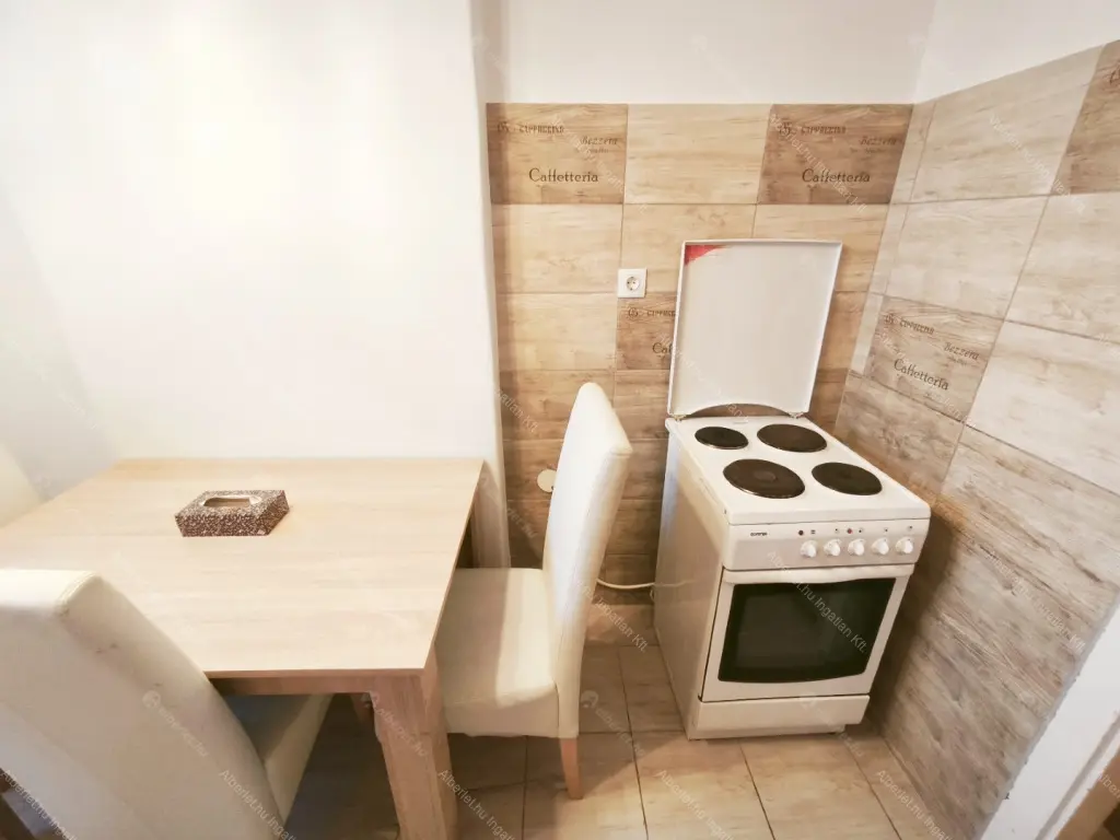 Kiadó albérlet 240000 Ft/hó áron: Budapest, XI. kerület  Etele tér. Mérete: 58 nm, 2 szobás | Alberlet.hu - 6695384