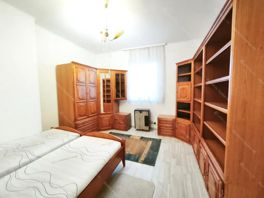 Kiadó albérlet 240000 Ft/hó áron: Budapest, XI. kerület  Etele tér. Mérete: 58 nm, 2 szobás | Alberlet.hu - 6695395