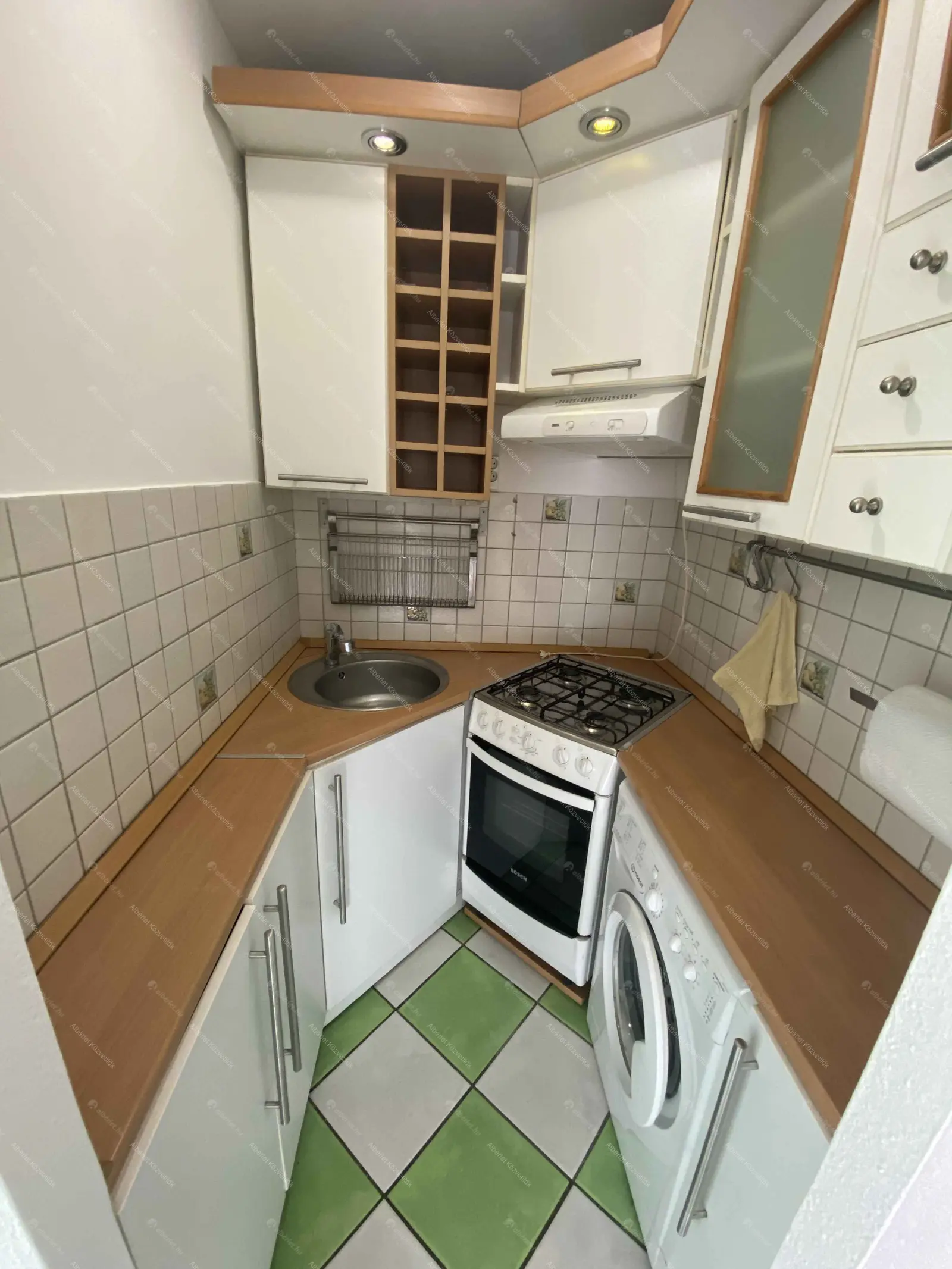 Kiadó albérlet 180000 Ft/hó áron: Budapest, XI. kerület  Etele út. Mérete: 33 nm, 1 szobás | Alberlet.hu - 6644714