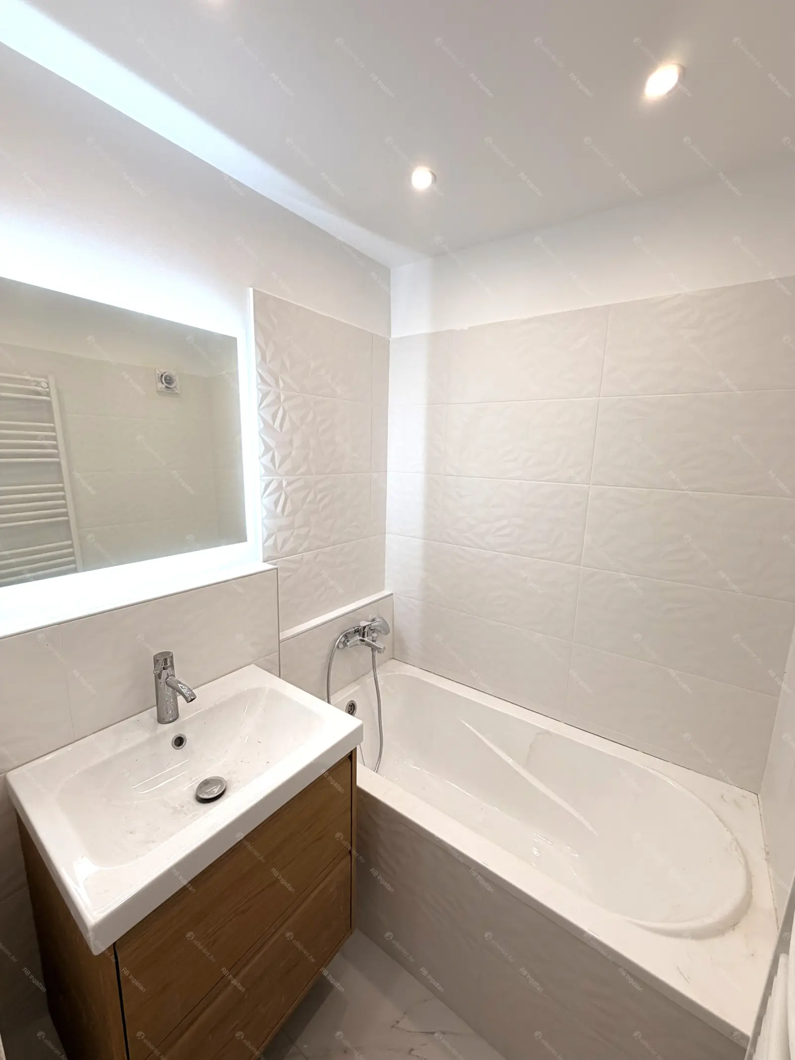 Kiadó albérlet 295000 Ft/hó áron: Budapest, XI. kerület  Etele út. Mérete: 49 nm, 2 szobás | Alberlet.hu - 6667484