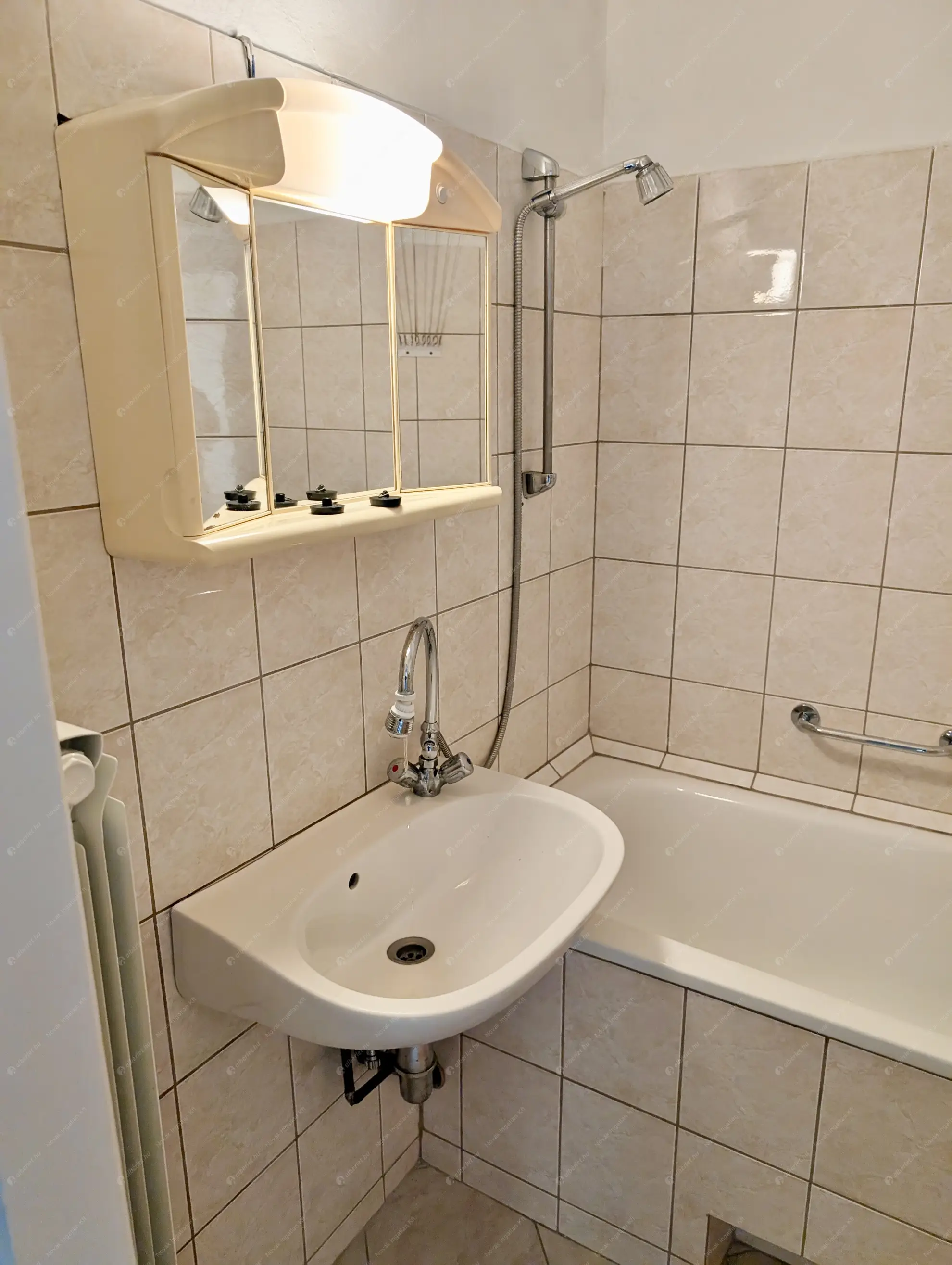 Kiadó albérlet 240000 Ft/hó áron: Budapest, XI. kerület  Etele út. Mérete: 50 nm, 2 szobás | Alberlet.hu - 6575217