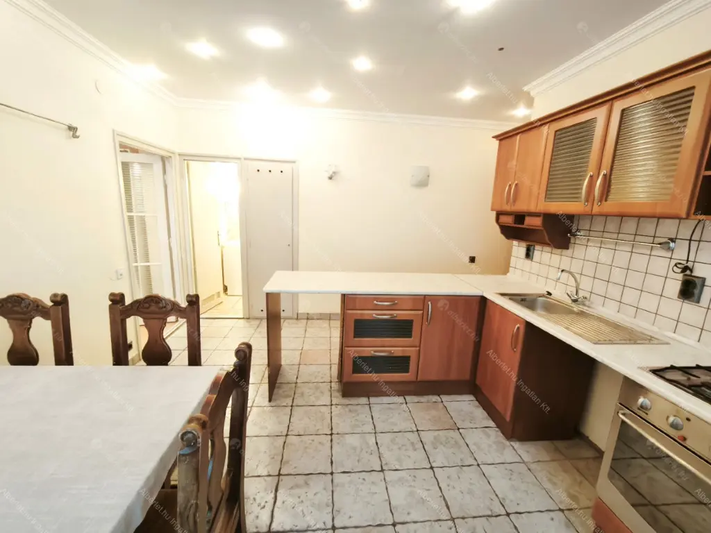 Kiadó albérlet 215000 Ft/hó áron: Budapest, XI. kerület  Irinyi József utca. Mérete: 40 nm, 1 szobás | Alberlet.hu - 6640175