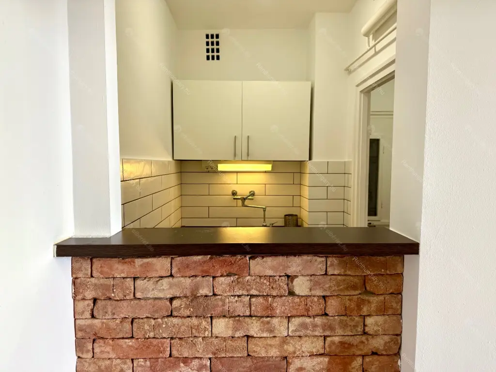 Kiadó albérlet 200000 Ft/hó áron: Budapest, XI. kerület  Karinthy Frigyes út. Mérete: 44 nm, 1 szobás | Alberlet.hu - 6372057