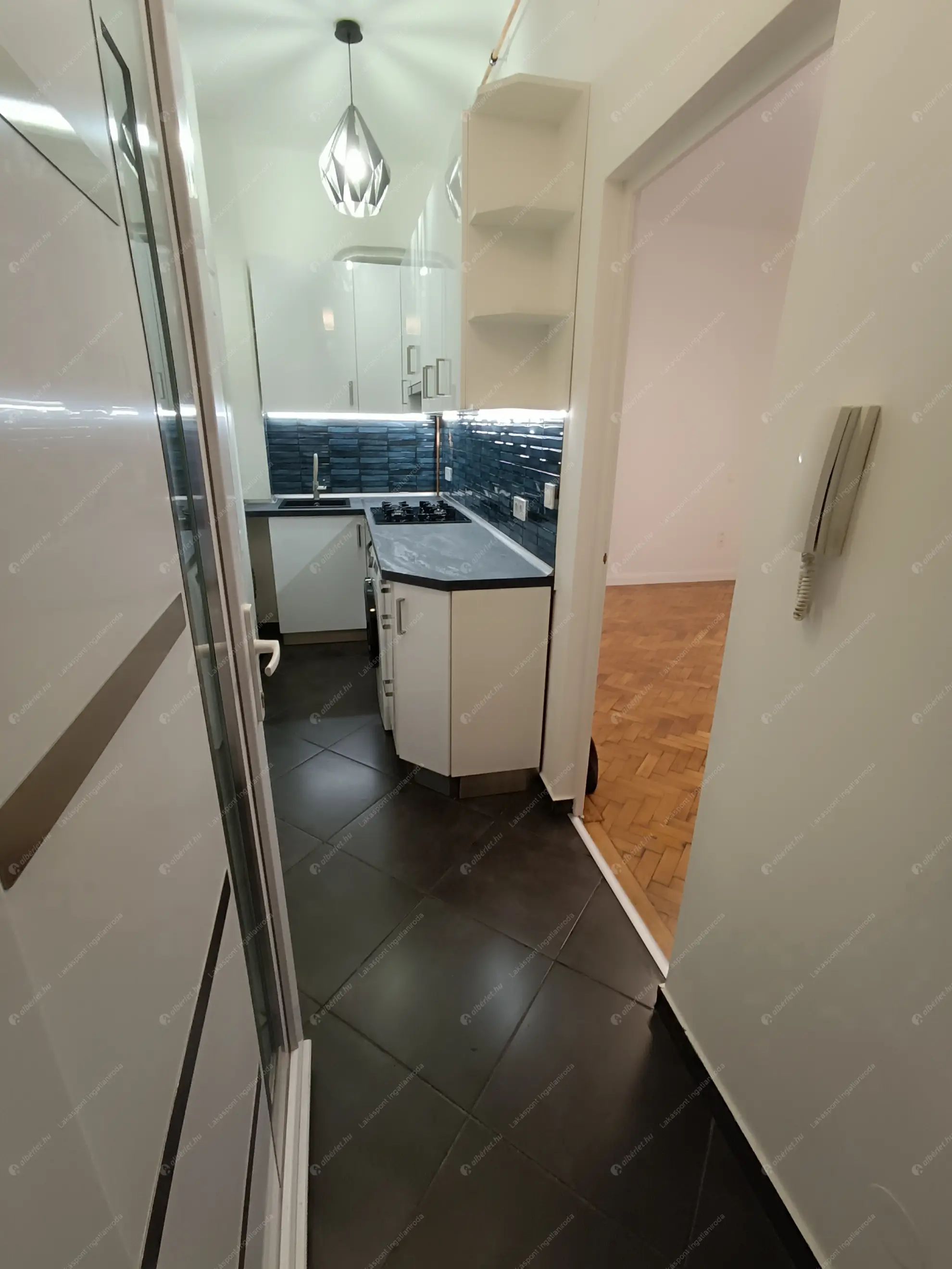 Kiadó albérlet 200000 Ft/hó áron: Budapest, XI. kerület  Karolina út. Mérete: 23 nm, 1 szobás | Alberlet.hu - 6622585