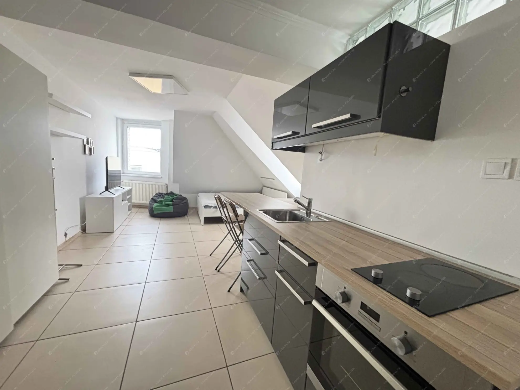 Kiadó albérlet 200000 Ft/hó áron: Budapest, XI. kerület  Karolina út. Mérete: 32 nm, 1 szobás | Alberlet.hu - 6628184