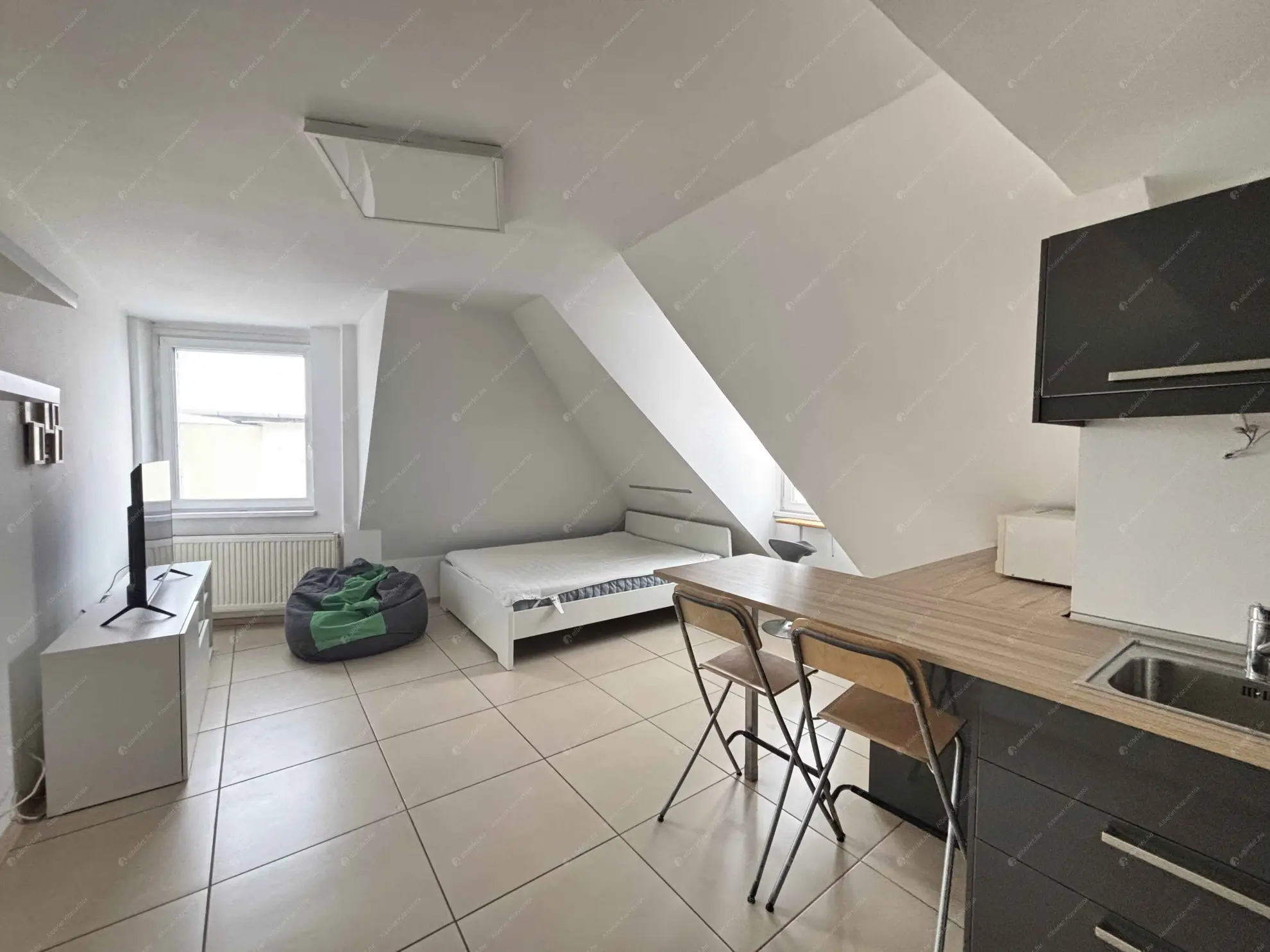 Kiadó albérlet 200000 Ft/hó áron: Budapest, XI. kerület  Karolina út. Mérete: 32 nm, 1 szobás | Alberlet.hu - 6628186