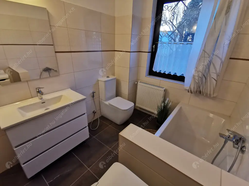 Kiadó albérlet 690000 Ft/hó áron: Budapest, XI. kerület  Kelenhegyi út. Mérete: 113 nm, 5 szobás | Alberlet.hu - 6591682