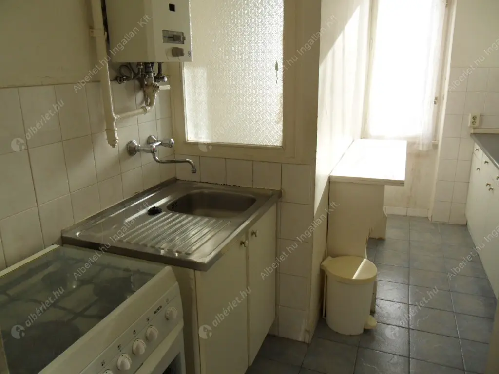 Kiadó albérlet 180000 Ft/hó áron: Budapest, XI. kerület  Kisköre tér. Mérete: 34 nm, 1 szobás | Alberlet.hu - 6587716