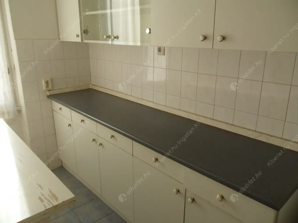 Kiadó albérlet 180000 Ft/hó áron: Budapest, XI. kerület  Kisköre tér. Mérete: 34 nm, 1 szobás | Alberlet.hu - 6587719