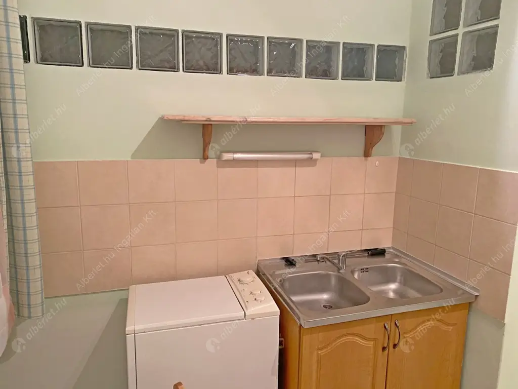 Kiadó albérlet 205000 Ft/hó áron: Budapest, XI. kerület  Kisköre tér. Mérete: 40 nm, 1 szobás | Alberlet.hu - 5842381