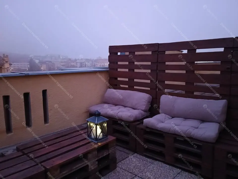 Kiadó albérlet 300000 Ft/hó áron: Budapest, XI. kerület  Kosztolányi Dezső tér. Mérete: 54 nm, 2 szobás | Alberlet.hu - 6675544