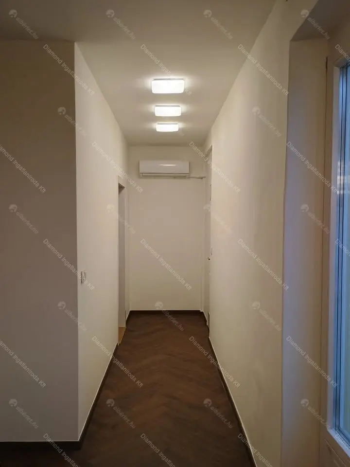 Kiadó albérlet 300000 Ft/hó áron: Budapest, XI. kerület  Kosztolányi Dezső tér. Mérete: 54 nm, 2 szobás | Alberlet.hu - 6675553