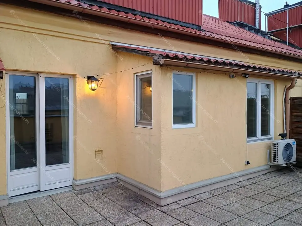 Kiadó albérlet 300000 Ft/hó áron: Budapest, XI. kerület  Kosztolányi Dezső tér. Mérete: 54 nm, 2 szobás | Alberlet.hu - 6677939